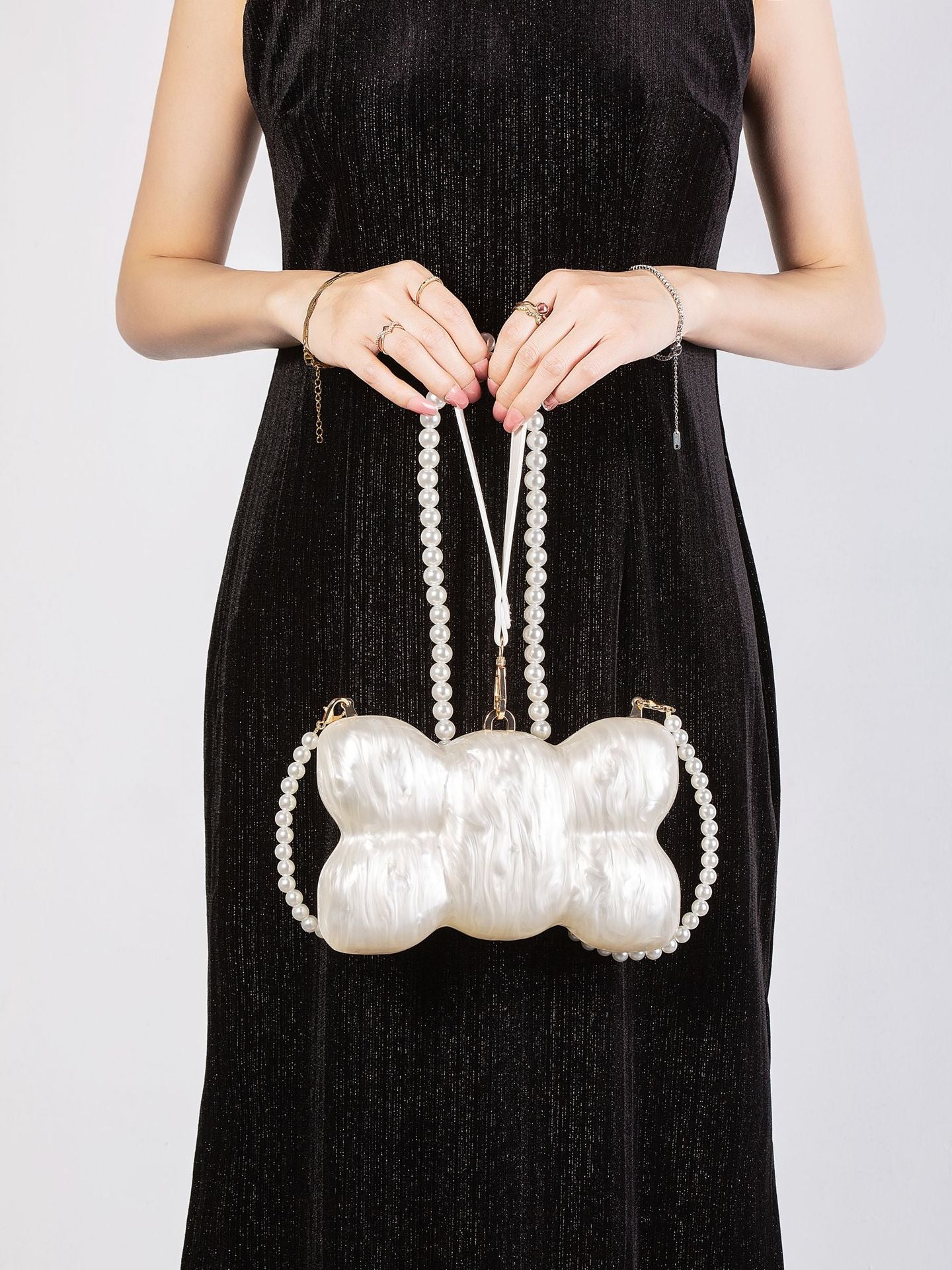 Pearlized Bow-shaped Acrylic Evening Crossbody Bag
